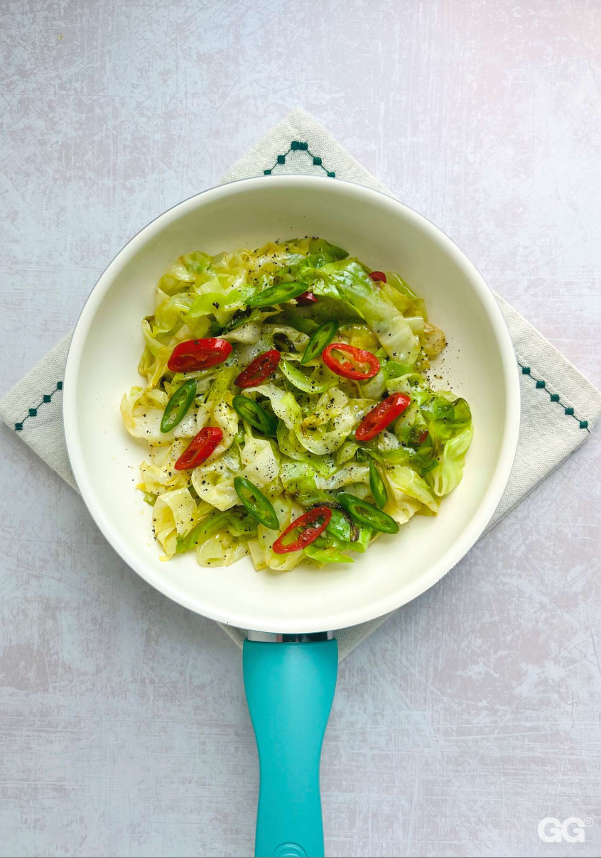 Salad as a veggie starter to reduce blood sugar levels